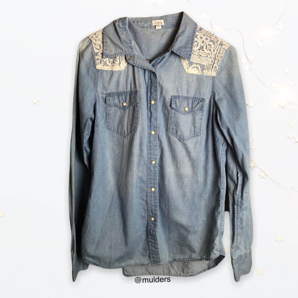 Trillium Denim Look Light Blue Chambray Lace Panel Snap Button Up Shirt
